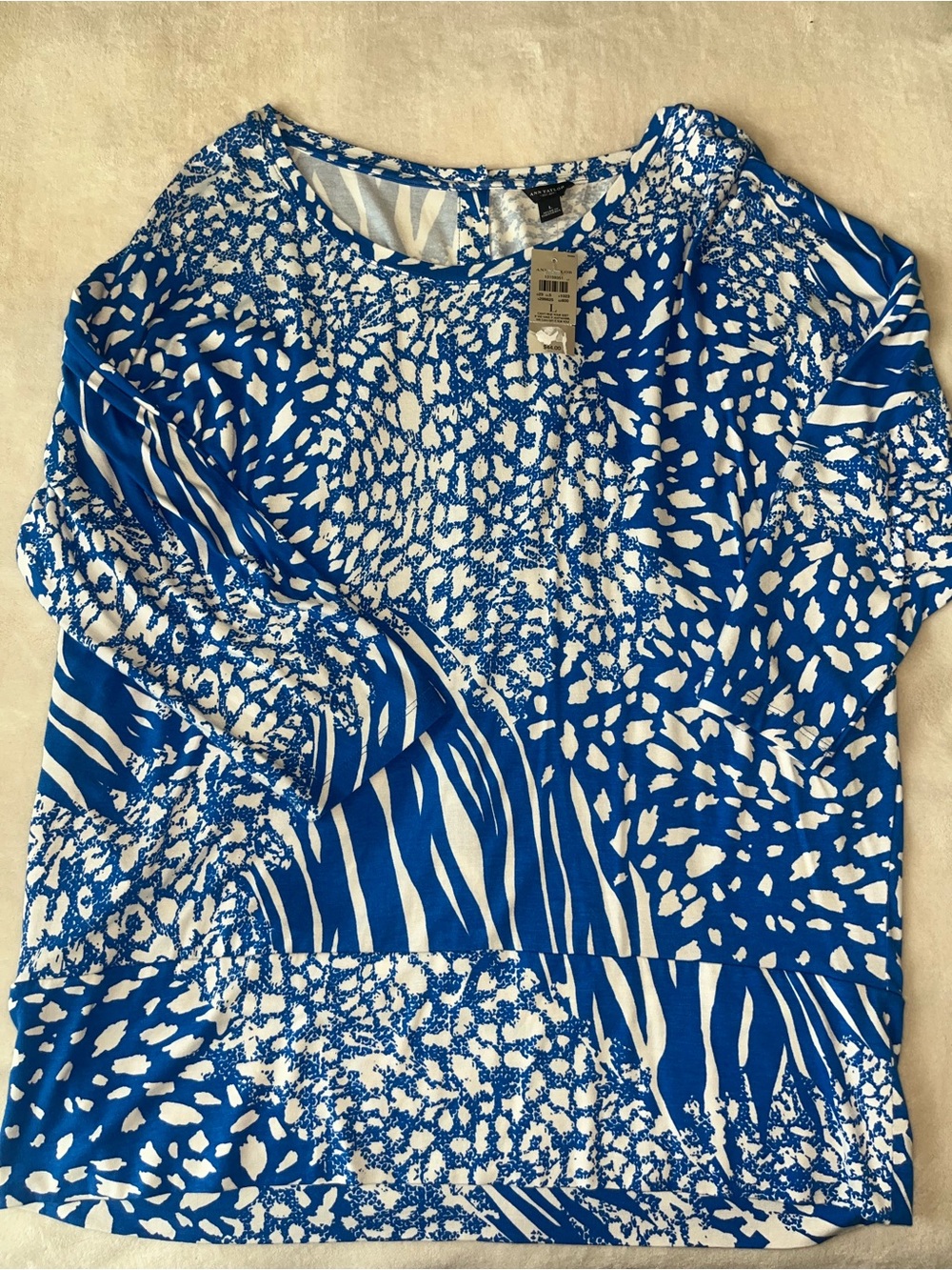 Ann Taylor Blue & White Long Sleeve Printed Top round Neck Size Large NWT